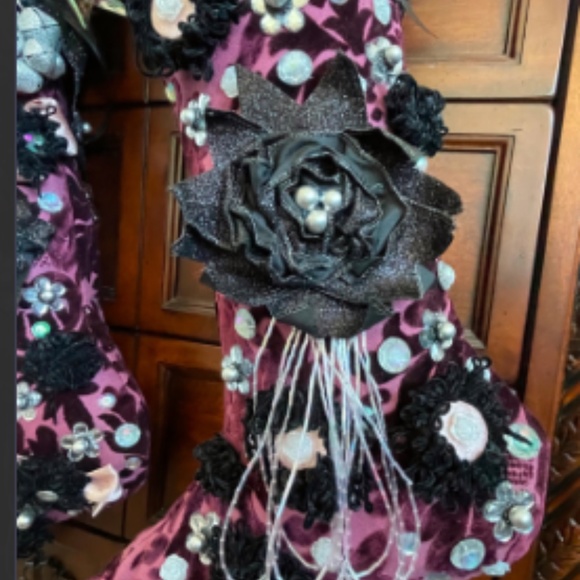 KEEPSAKE (Handcrafted) Luxury One-Of-A-Kind Christmas Stockings (Vintage) - Picture 3 of 6